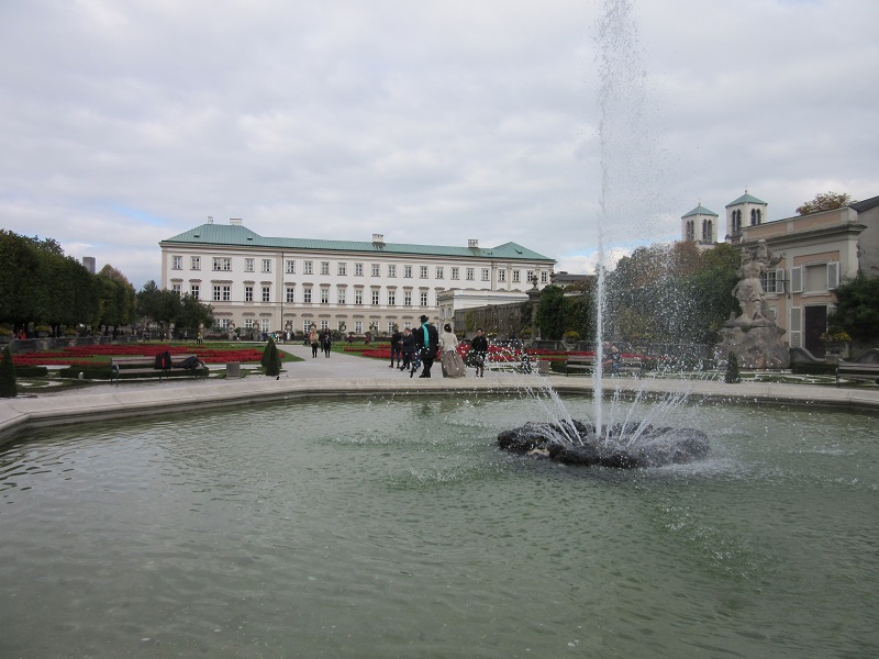 Mirabeeli Fountain and Palace